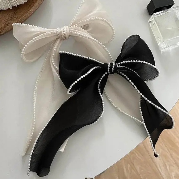 SALE💚 any 3 for $18 💚Elegant Faux Pearl Ribbon Bowknot Decorative Hair Clip - Picture 1 of 4